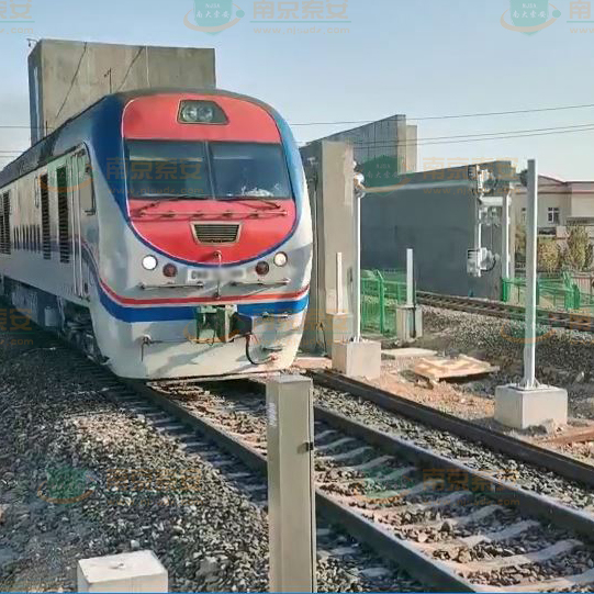 某國(guó)際列車